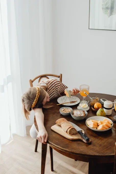 Corte agora os alimentos que sabotam seu sono